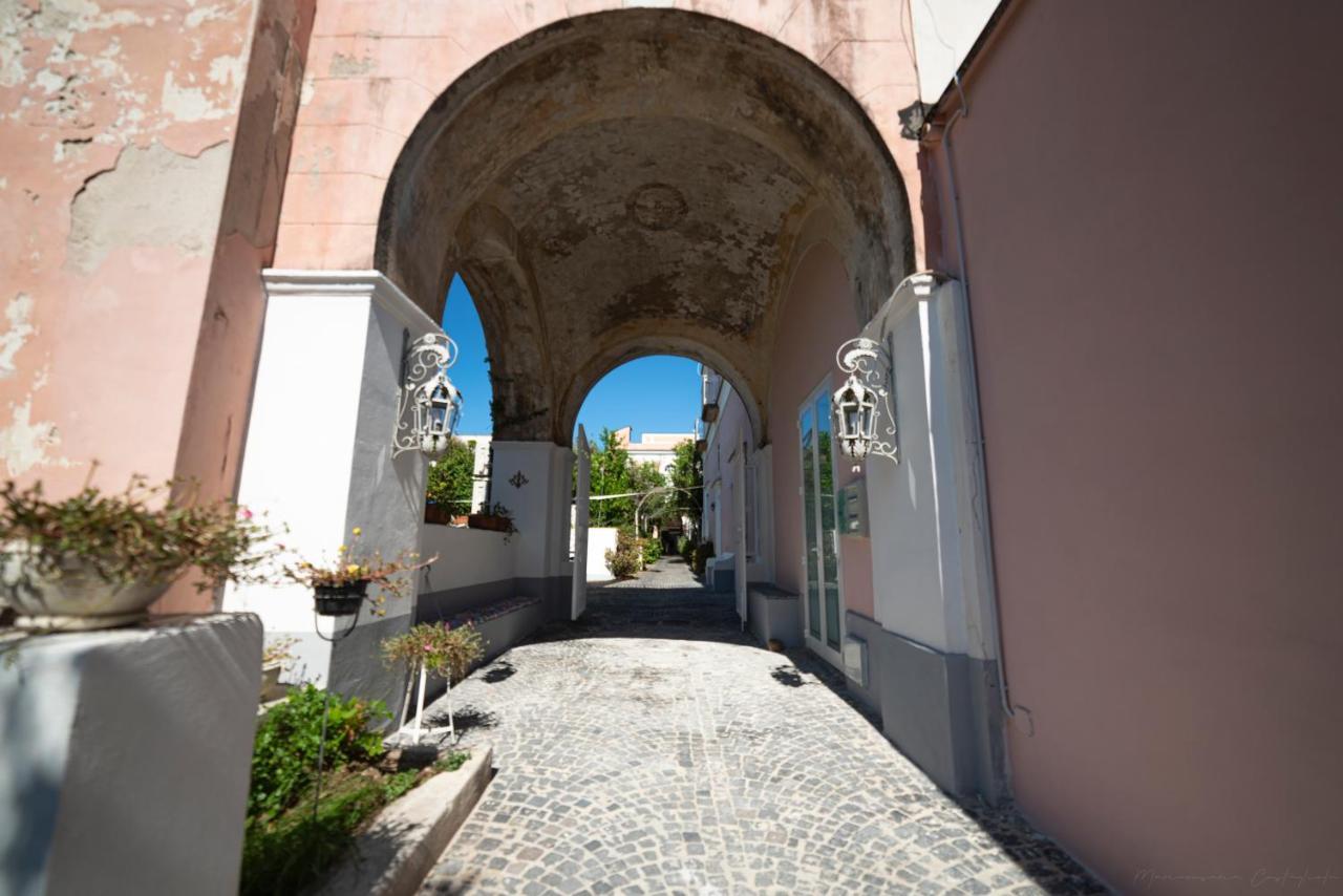 Controvento in Villa Eldorado Procida Exterior foto